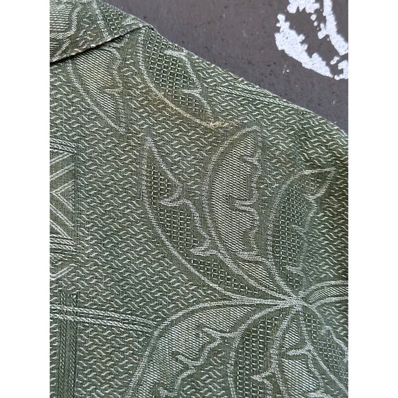 St. John’s Bay 100% Silk Shirt Men’s Medium Button Up Green Embossed Hawaiian - Picture 7 of 9